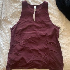 BRAND NEW Lululemon top